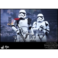 Hot Toys - MMS325 – Star Wars: The Force Awakens - First Order Stormtrooper Officer & Stormtrooper Collectible Figures Set