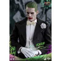  Hot Toys – MMS395 – Suicide Squad - The Joker (Tuxedo Version)
