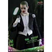  Hot Toys – MMS395 – Suicide Squad - The Joker (Tuxedo Version)