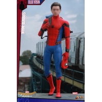 Hot Toys –MMS426 – Spider-Man: Homecoming – Spider-Man Collectible Figure (Deluxe Version)