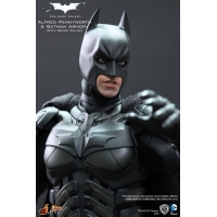 Hot Toys - Batman Armory w/ Bruce Watne & Alfred Pennyworth