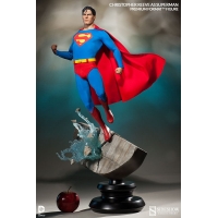 Sideshow - Premium Format™ Figure - Superman