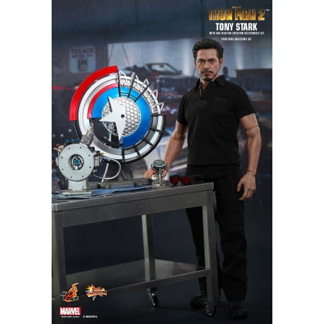 Hot Toys - Iron Man 2 - Tony Stark with Arc Reactor Creation Accessories Collectible Set