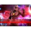 [Pre-Order] Hot Toys - MMS724 - The Flash - 1/6th scale The Flash (Young Barry) Collectible Figure (Deluxe Version) 