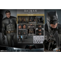 [Pre-Order] Hot Toys - MMS732 - Batman v Superman: Dawn of Justice - 1/6th scale Batman (2.0) Collectible Figure (Deluxe Ver.) 