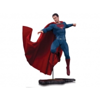 DC Collectibles - Batman Vs. Superman: Dawn of Justice 1/6 Scale Statue – Superman